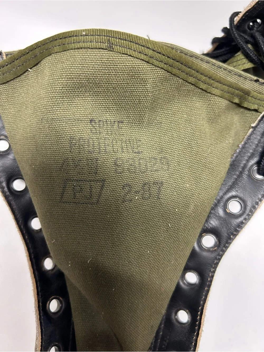US Army 1965 NOS Vietnam Era Combat Jungle Boots Tropical Pattern C.I.C. 4 1/2